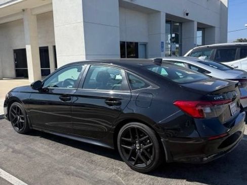 Used 2022 Honda Civic Sport image 2