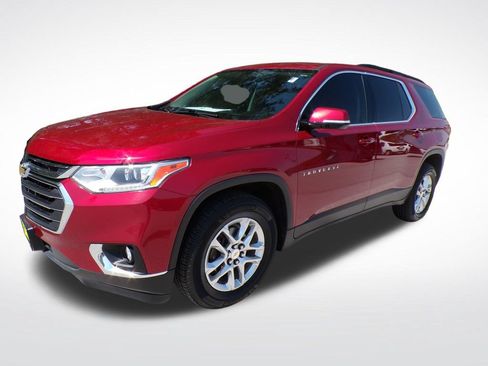 Used 2020 Chevrolet Traverse LT w/ Driver Confidence II Package AWD/4WD image 2