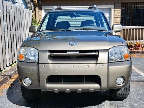 Used 2001 Nissan Frontier SE image 3