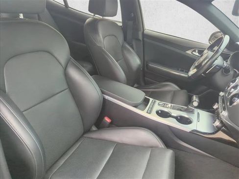 Used 2022 Kia Stinger GT1 image 22