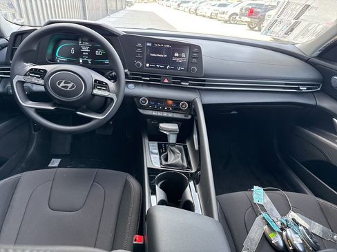 New 2026 Hyundai Elantra Blue image 21