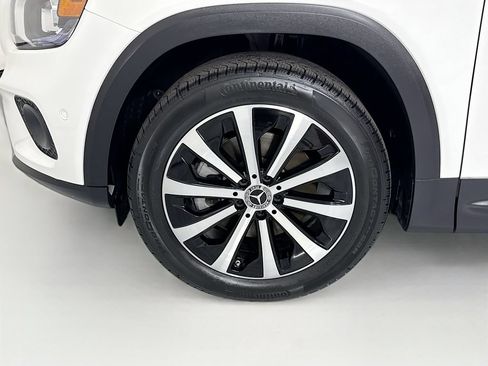 Used 2022 Mercedes-Benz GLB 250 4MATIC image 30