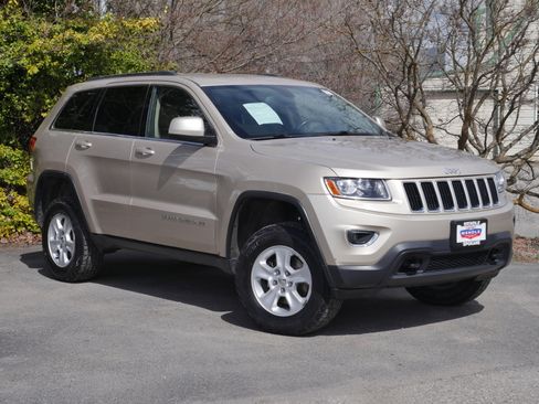 Used 2014 Jeep Grand Cherokee Laredo w/ All Weather Capability Group image 29