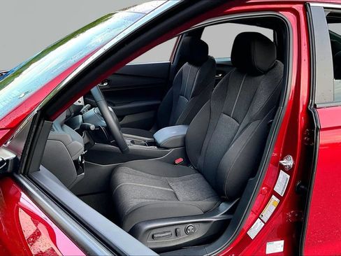 Used 2025 Honda Accord Sport image 15