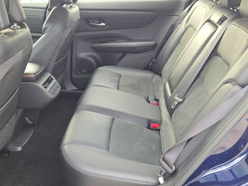 Used 2024 Nissan Ariya AWD image 18