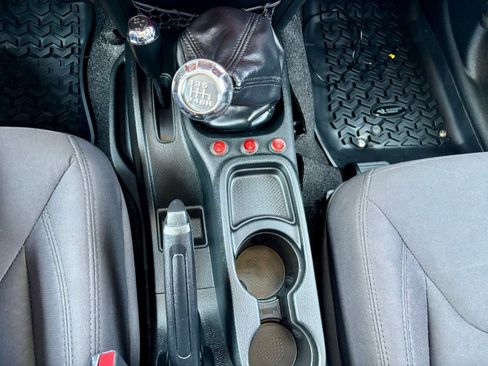 Used 2017 Jeep Wrangler Sport AWD/4WD image 20