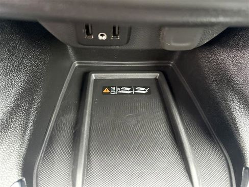 Used 2023 Chevrolet Traverse LT w/ LPO, Floor Liner Package AWD/4WD image 18