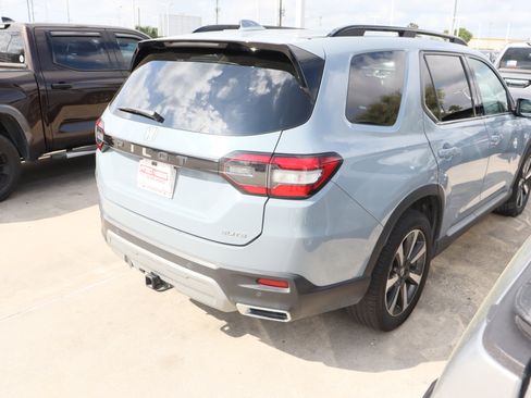 Used 2023 Honda Pilot Elite image 9