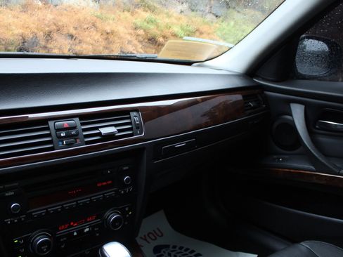 Used 2011 BMW 328i xDrive Sedan AWD/4WD image 14