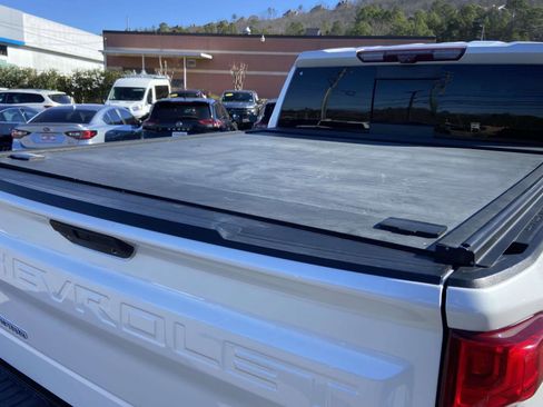 Used 2020 Chevrolet Silverado 1500 High Country w/ Technology Package image 32