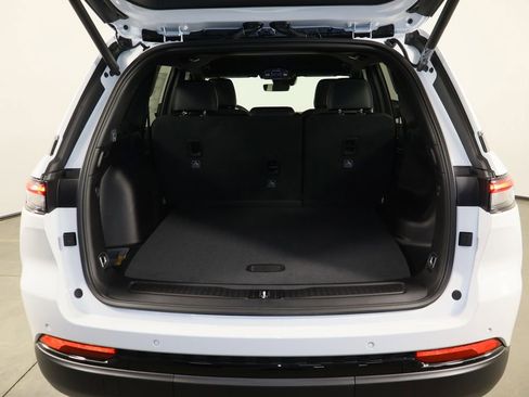 New 2025 Jeep Grand Cherokee Limited image 18