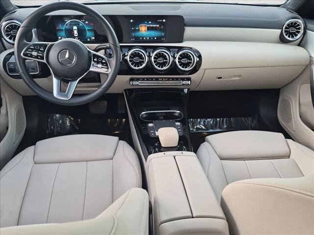 Used 2023 Mercedes-Benz CLA 250 image 18