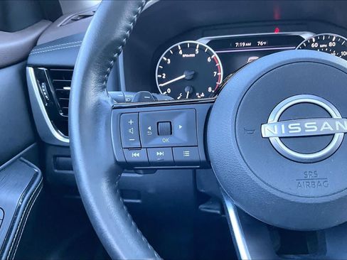 Used 2023 Nissan Rogue SL AWD/4WD image 22