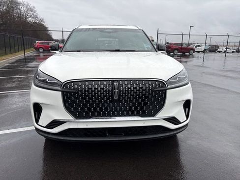 Certified 2025 Lincoln Aviator Reserve w/ Luxury Package image 7