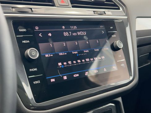 Used 2024 Volkswagen Tiguan SE image 24