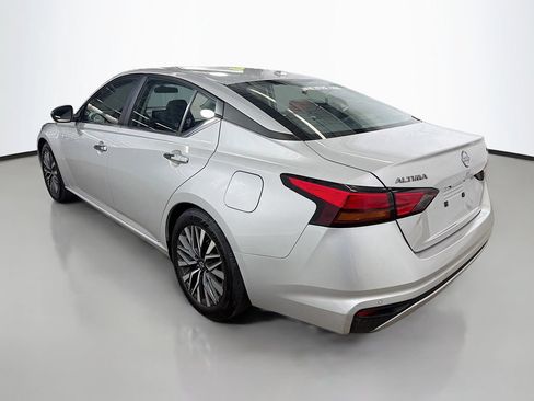 Used 2024 Nissan Altima 2.5 SV FWD image 7