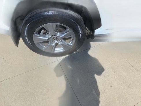Used 2023 Toyota RAV4 XLE AWD/4WD image 9