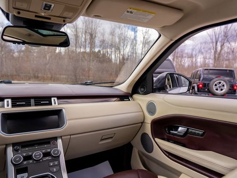 Used 2017 Land Rover Range Rover Evoque Autobiography image 28