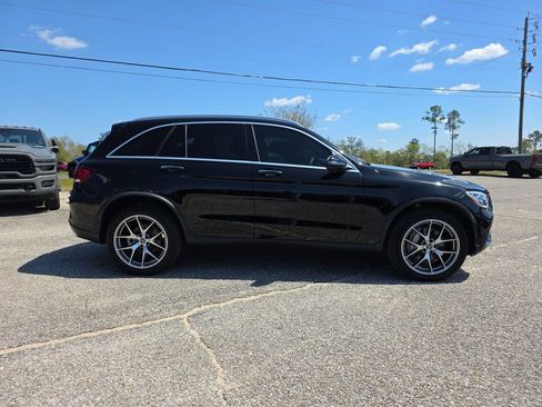 Used 2022 Mercedes-Benz GLC 300 image 4
