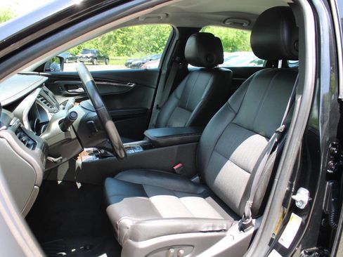 Used 2014 Chevrolet Impala LT w/ Convenience Package FWD image 23