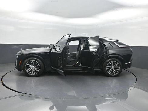 Used 2024 Cadillac Lyriq Luxury RWD image 39