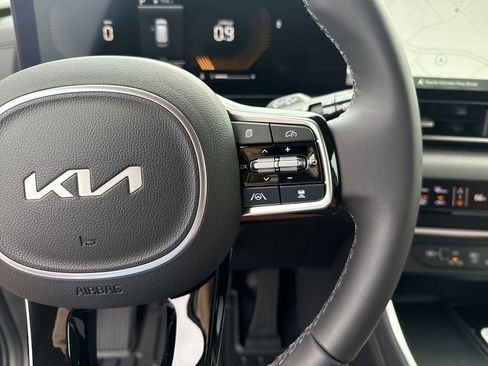 New 2026 Kia Carnival EX FWD image 19