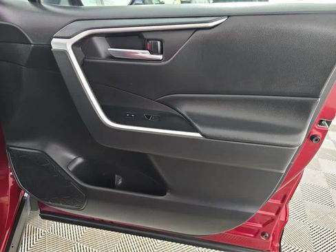 Used 2022 Toyota RAV4 XLE w/ Convenience Package image 8