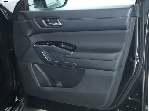 Certified 2025 Nissan Pathfinder SL image 36