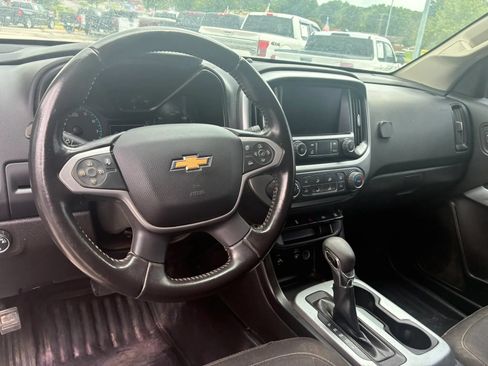 Used 2022 Chevrolet Colorado LT w/ Fleet Safety Package RWD image 4
