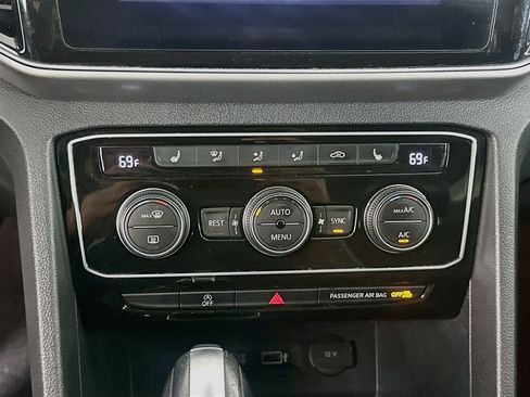 Used 2018 Volkswagen Atlas SEL FWD image 23