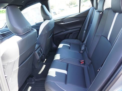 Used 2026 Toyota Camry SE AWD/4WD image 13