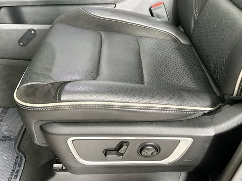 Used 2022 RAM 1500 Laramie AWD/4WD image 30