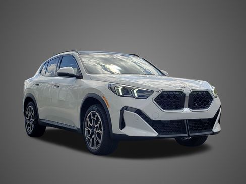 New 2026 BMW X2 xDrive28i w/ Convenience Package AWD/4WD image 3