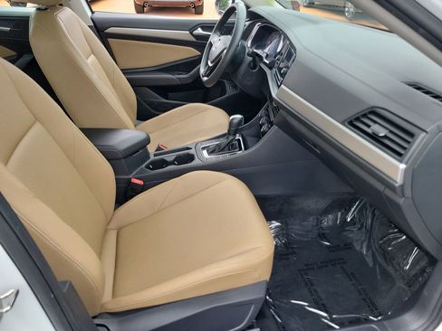 Used 2020 Volkswagen Jetta SE w/ SE Cold Weather Package FWD image 20