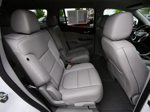 Used 2023 GMC Acadia SLT w/ Technology Package AWD/4WD image 20