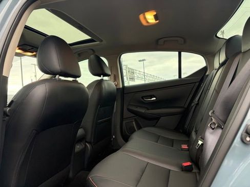 Used 2024 Nissan Sentra SR w/ SR Premium Package image 17