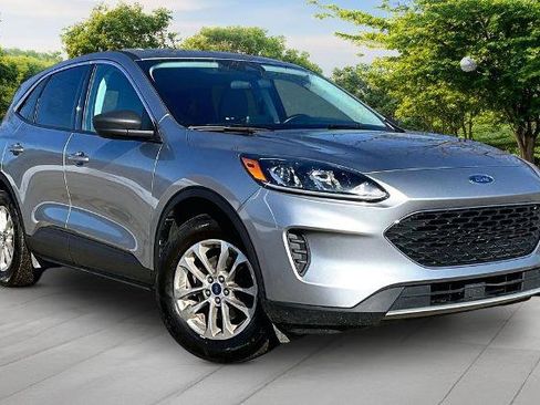 Certified 2022 Ford Escape SE w/ Cold Weather Package FWD image 1
