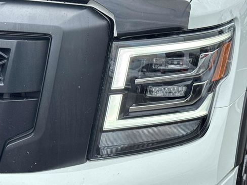 Used 2022 Nissan Titan PRO-4X w/ Pro-4x Convenience Package image 10