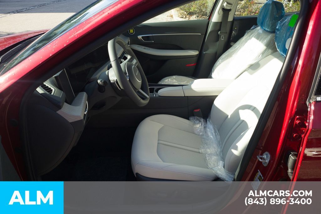 Certified 2025 Hyundai Sonata SEL FWD image 14