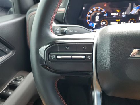 Used 2025 Chevrolet Colorado Z71 w/ Technology Package AWD/4WD image 20