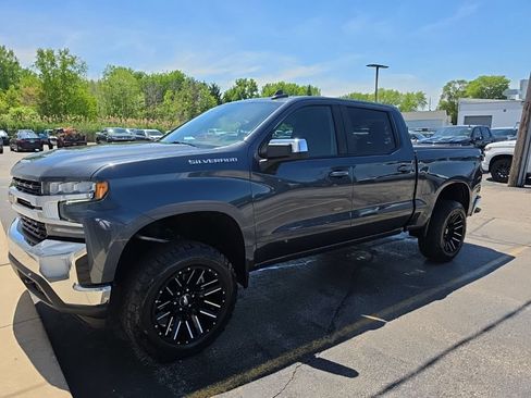 Used 2021 Chevrolet Silverado 1500 LT AWD/4WD image 2