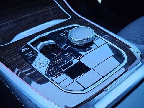 Used 2024 BMW X5 sDrive40i w/ Premium Package image 12