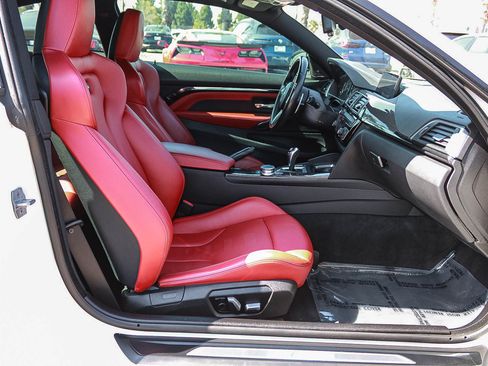 Used 2019 BMW M4 Coupe w/ Executive Package RWD image 15