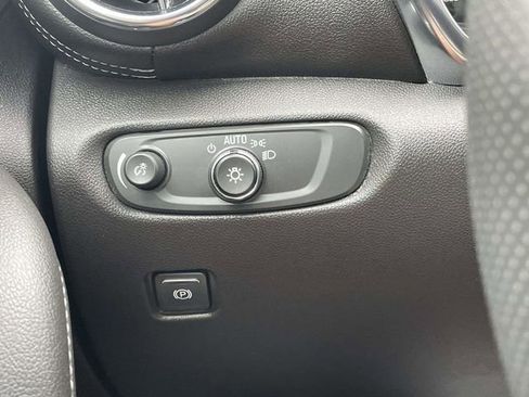 Used 2025 Chevrolet Blazer LT image 24