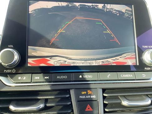 Used 2024 Nissan Altima 2.5 SV image 24