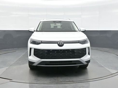 New 2026 Volkswagen Tiguan SE image 2