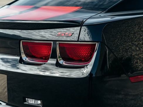 Used 2010 Chevrolet Camaro SS w/ LPO, Ground Effects Package RWD image 47