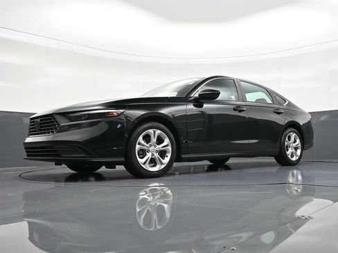 Used 2023 Honda Accord LX image 24