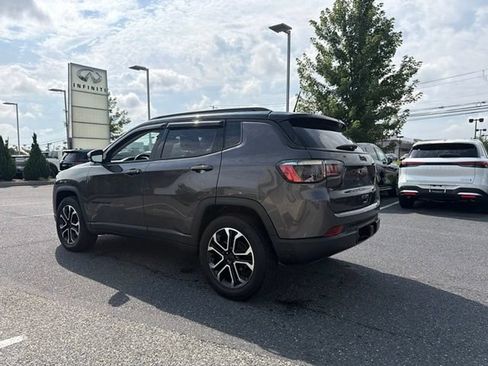 Used 2022 Jeep Compass Limited w/ Sun and Sound Group AWD/4WD image 5