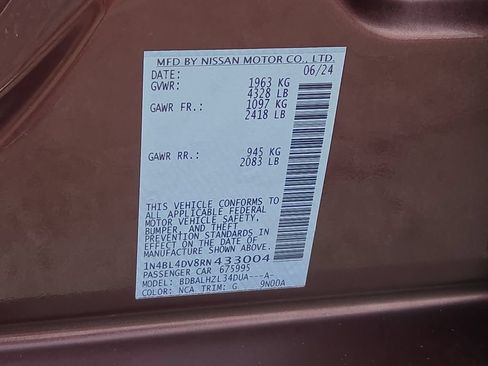 Used 2024 Nissan Altima 2.5 SV FWD image 33